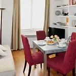 Latin Quarter - Saint Michel Unit 004